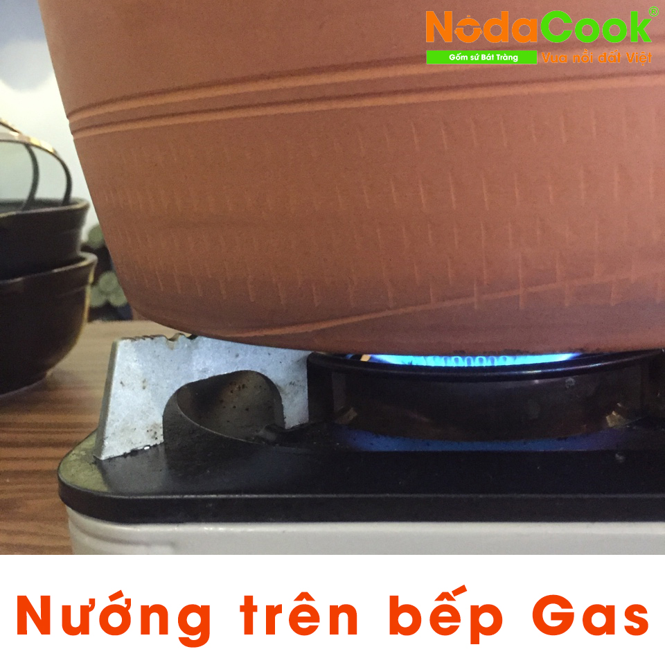 Gà Hấp Muối bằng Nồi Lu đất trên bếp gas