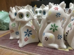 Tượng sứ chú mèo cách điệu 