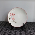 Đĩa sứ tròn vẽ tay Sen chỉ hồng cao cấp phi 18cm (Kem) Đĩa sứ tròn vẽ tay Sen chỉ hồng cao cấp phi 18cm (Kem)