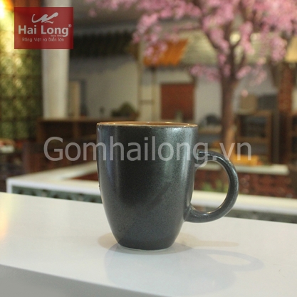 Tách cà phê Latte dáng ý men đen lòng gốm quai C