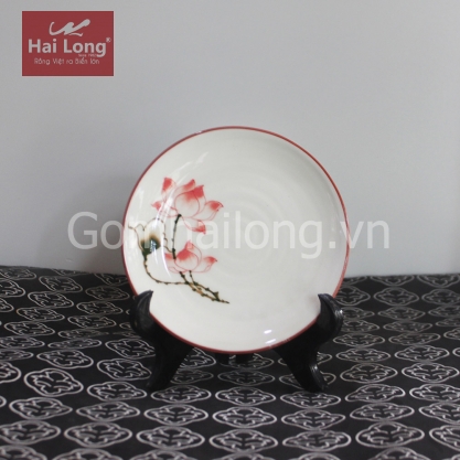 Đĩa sứ tròn vẽ tay Sen chỉ hồng phi 16cm (Kem) Đĩa sứ tròn vẽ tay Sen chỉ hồng phi 16cm (Kem)