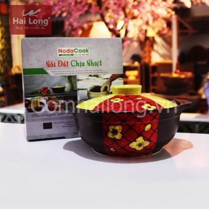 Nồi Happy House đỏ - NodaCook - 1200ml (Nâu nắp vàng)