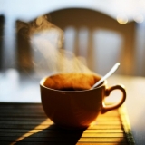 Thưởng thức hương vị nồng nàn với Tách cà phê bằng Gốm sứ